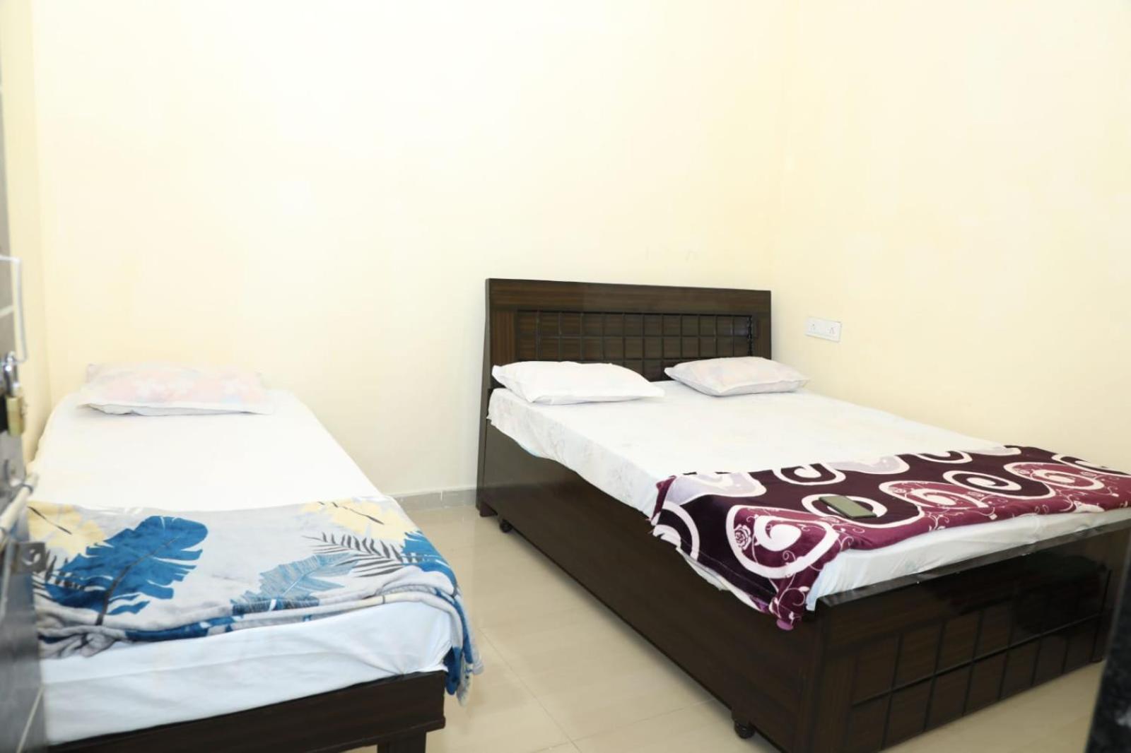 Aradhya Prime Home Stay Garudeshwar エクステリア 写真
