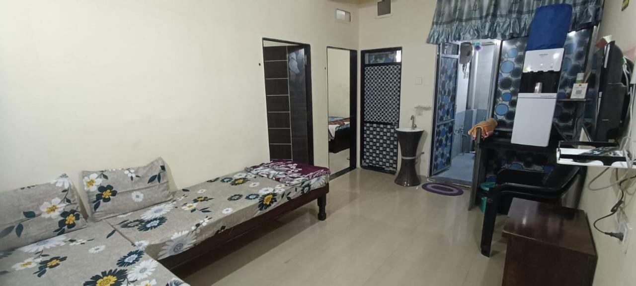Aradhya Prime Home Stay Garudeshwar エクステリア 写真